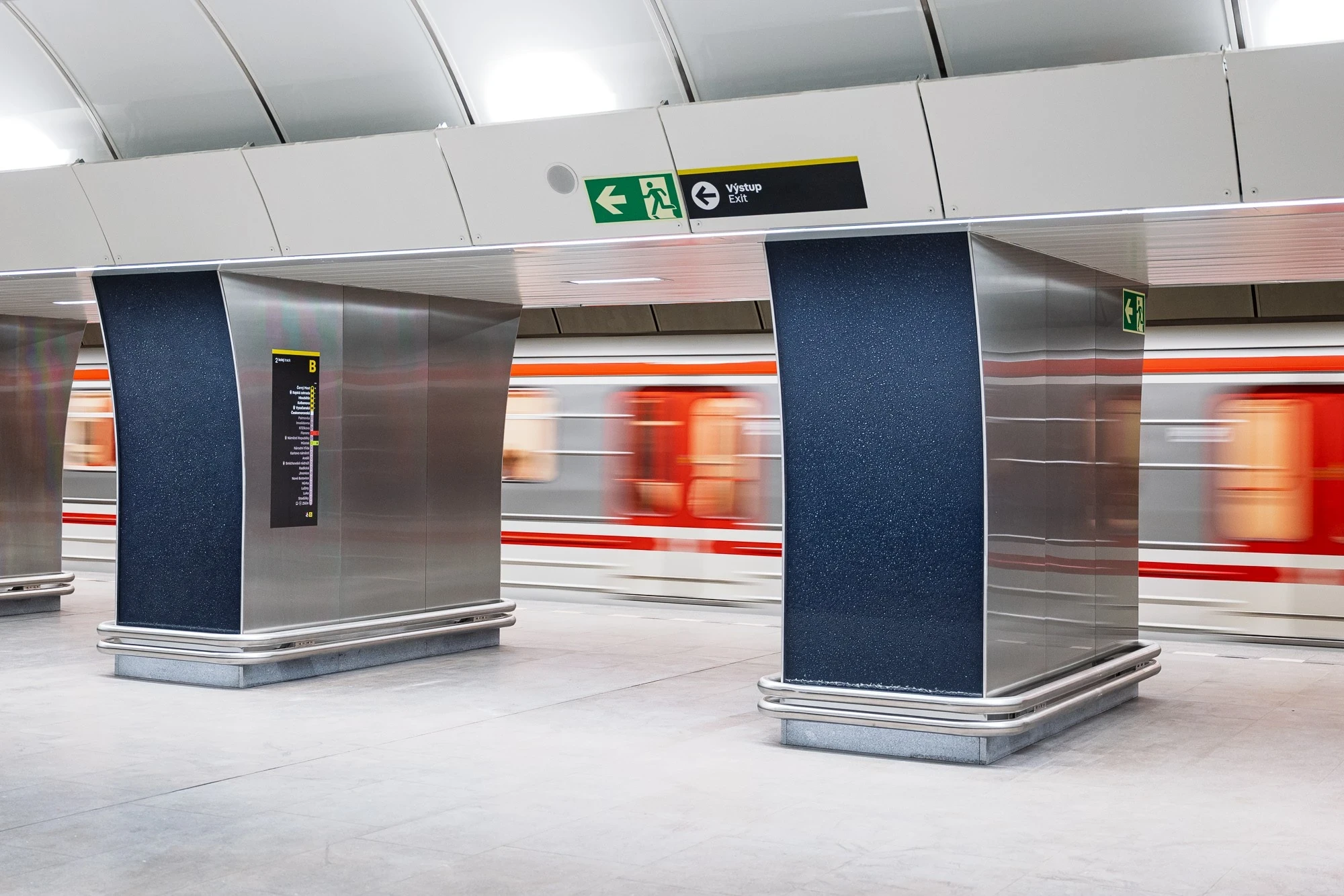 Maxim Velčovský: Metro Českomoravská