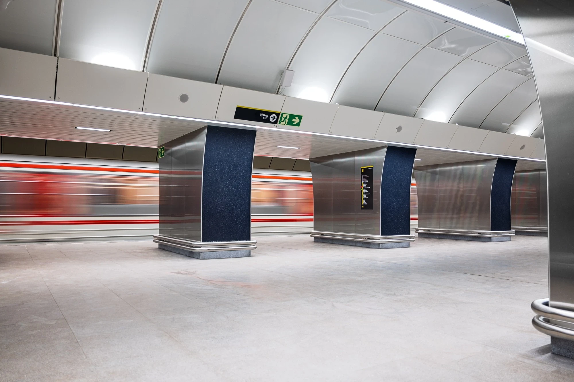Maxim Velčovský: Metro Českomoravská